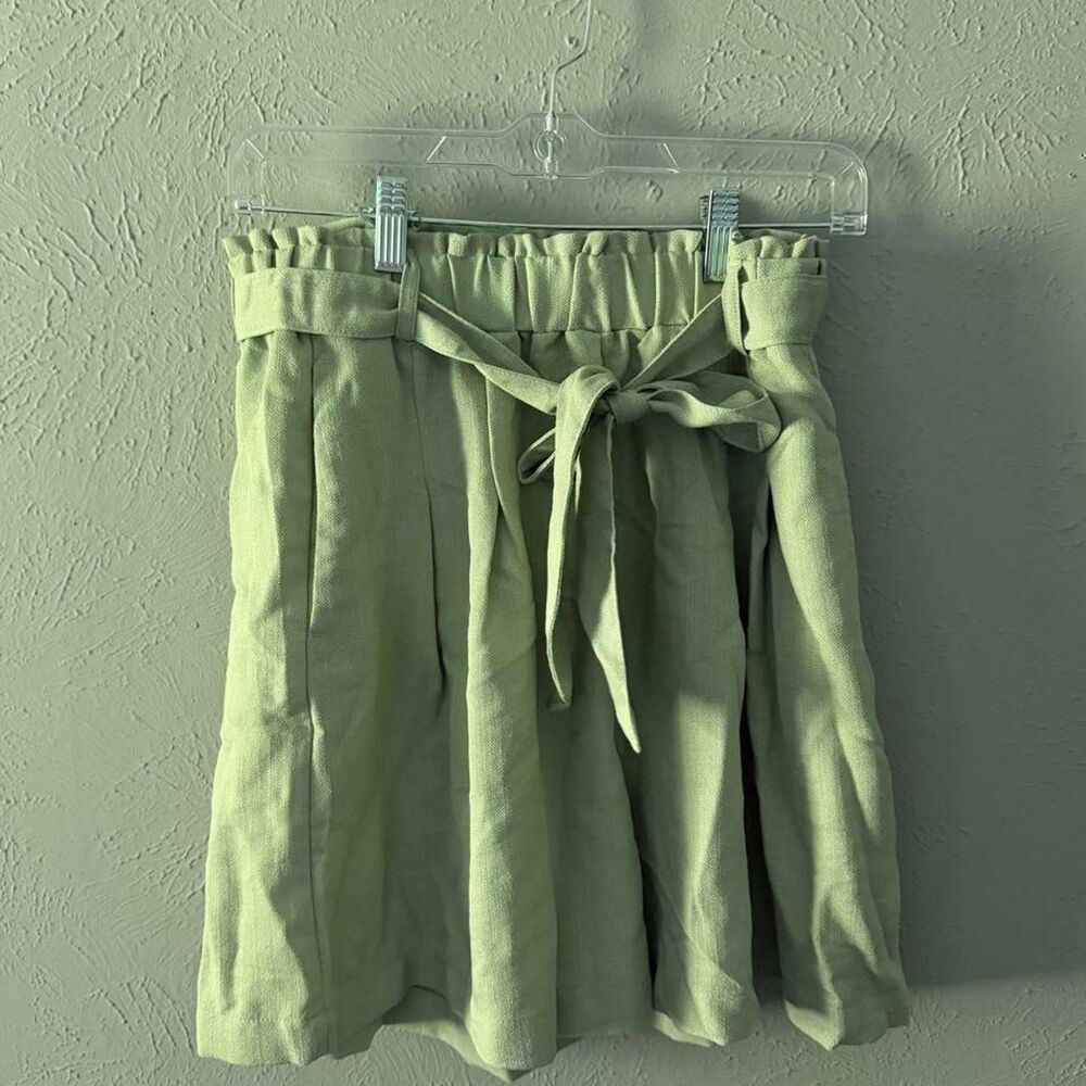 Halara sage green linen shorts
